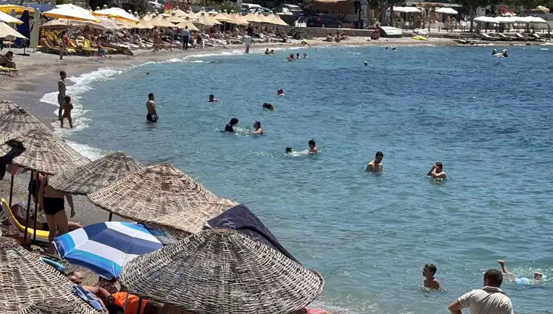 Hava Sıcaklığı 36 Dereceye Ulaştı: Sahil Kalabalıklaştı!