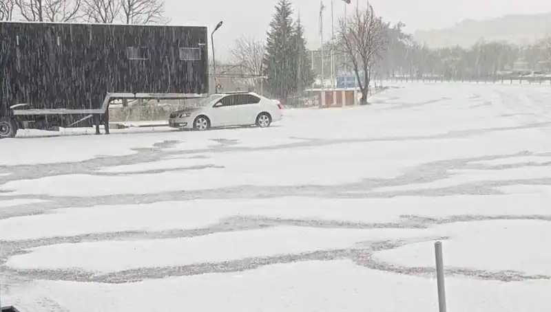 Tekirdağ'da Ceviz Büyüklüğünde Dolu Yağışı Hayatı Durma Noktasına Getirdi