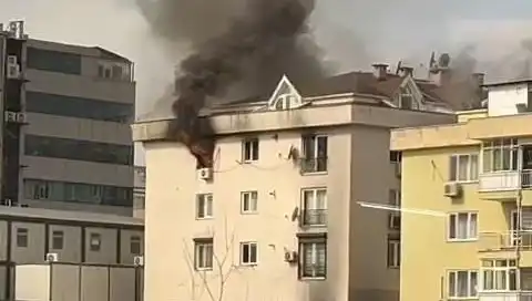 Mecidiyeköy'de Dört Katlı Binada Korkutan Yangın Paniği