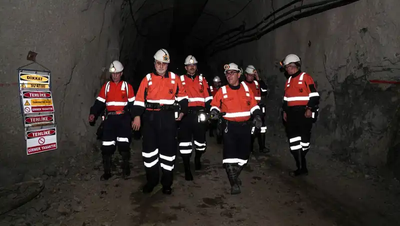 Bakan Işıkhan Altın Madeninde Kritik İncelemelerde Bulundu