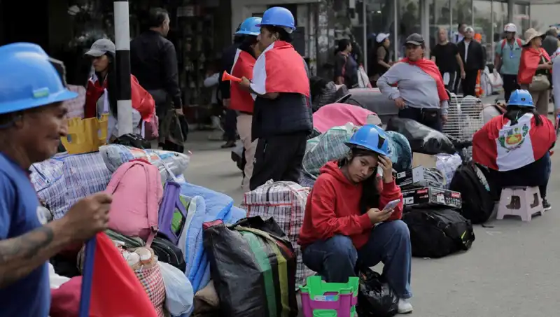 Peru'da Madenciler Sokakta: Eylemler Yangın Gibi Yayılıyor!