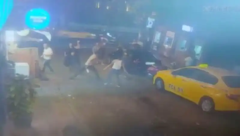 Beyoğlu'nda Laf Atma Kavgası: Sıcak Gelişmeler ve Olayın Perde Arkası