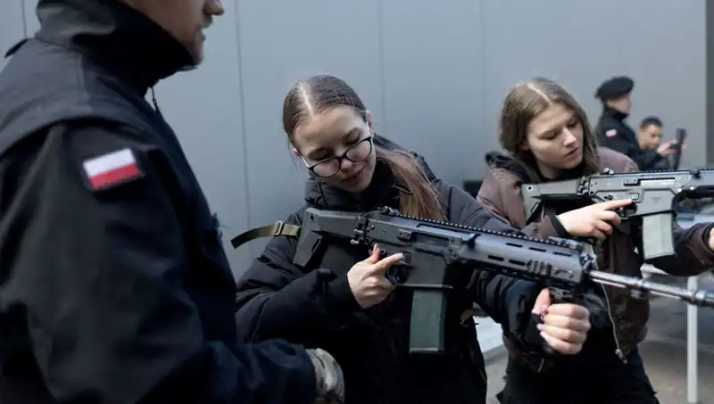 Polonya'nın Savaş Hazırlıkları: Civari Askeri Eğitimin Nabzını Tutuyor
