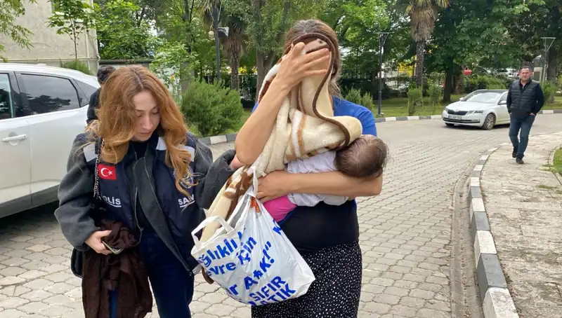Evlerden Hırsızlık Yapan Kadın Yakayı Ele Verdi!