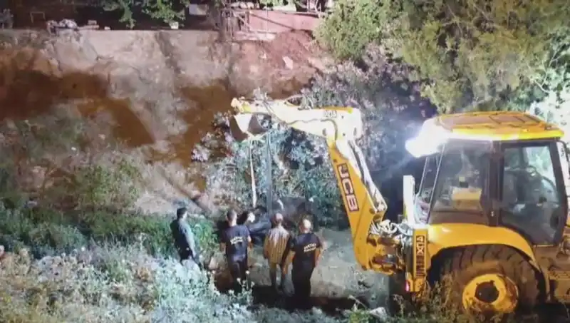 Hatay'da İneği Kurtarmak İçin Özel Operasyon Düzenlendi!