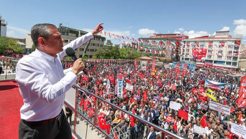 Özgür Özel'den Çarpıcı Açıklama: 'Örgütün Silah Bırakmasını Destekliyoruz'