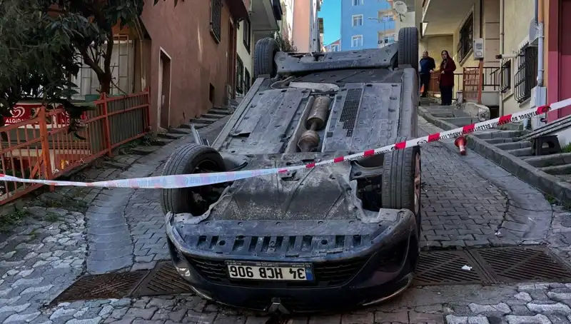 El Freni Çekilmeyen Otomobilin Takla Atma Anı Kameralara Yansıdı