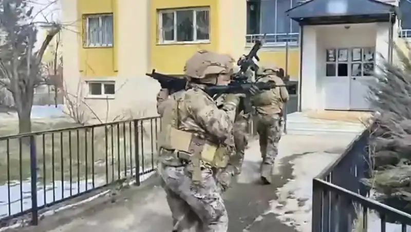 Bingöl'de DAEŞ'e Yönelik Şok Operasyon: Üç Şüpheli Tutuklandı!