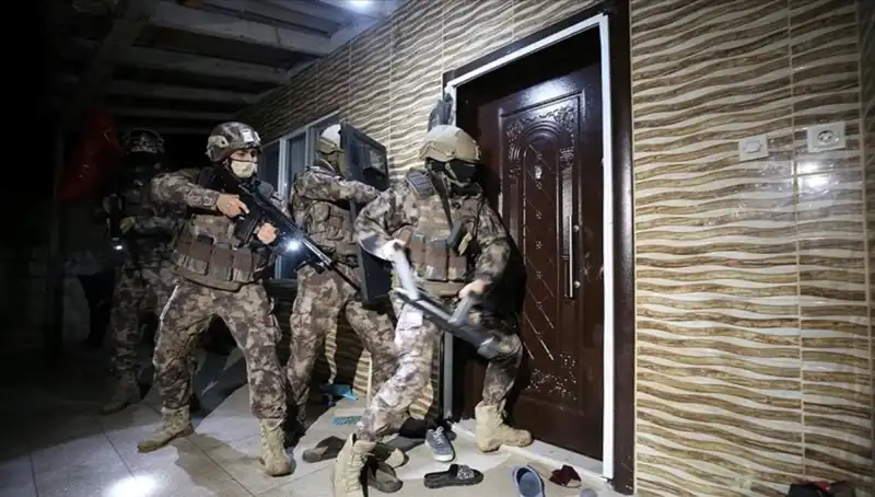 Türkiye'de 6 Suç Örgütüne Ağır Darbe: 158 Şüpheli Yakalandı