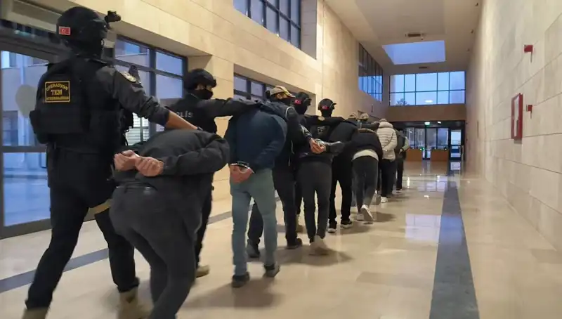 Türkiye Genelinde DAEŞ'e Yönelik Büyük Operasyon: 298 Gözaltı