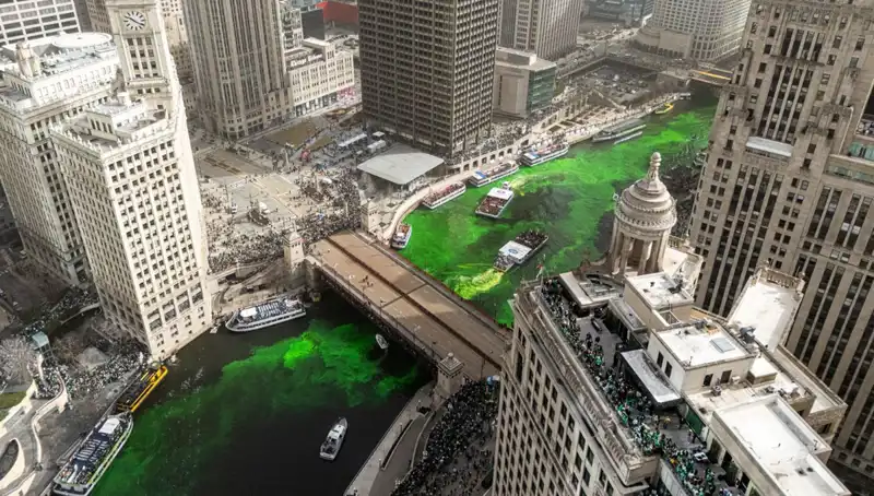Chicago Nehri, Aziz Patrick Günü İçin Yeşile Dönüştü: Kutlamalar Coşkulu Geçti