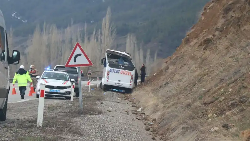 Oltu'da İşçi Servisi Kazası: Yaralıların Sayısı Her Geçen Dakika Artıyor!