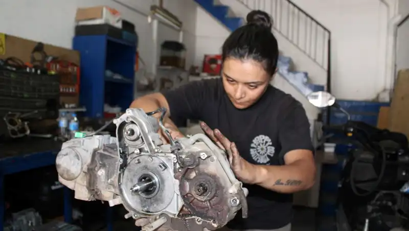 Hayriye Çırak Bulamadı, Motor Ustası Olmak İçin Her Şeyi Göze Aldı!