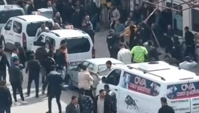 Erciş’te Taşlı Sopalı Kavga: Sıcak Gelişmeler ve Gözaltılar