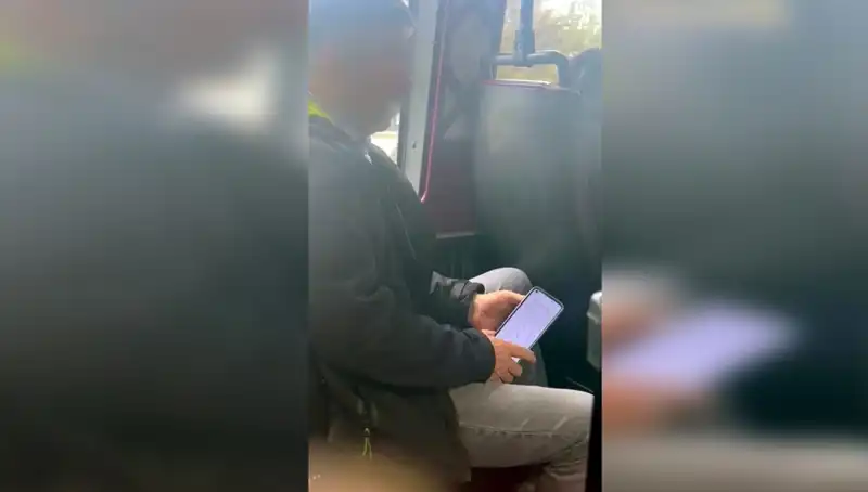 Minibüste Genç Kızı Taciz Eden Şüpheli Polisi Yakayı Ele Verdi