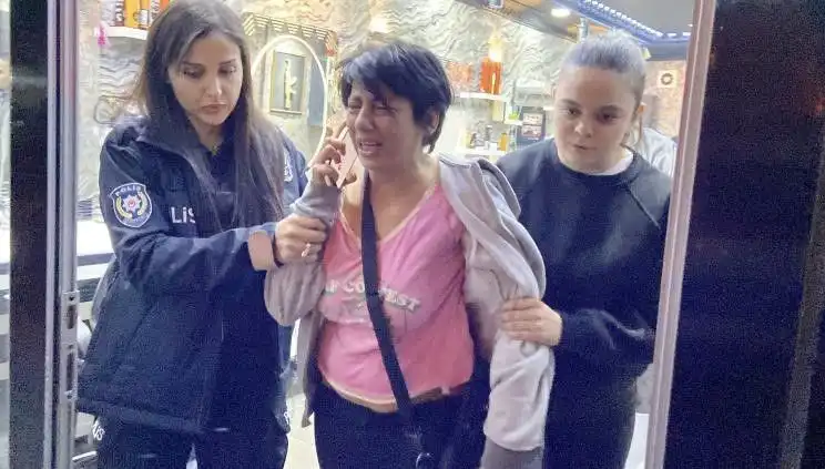 Polise "Köpek" Diyerek İtişen Kadına Adli İşlem Yapıldı!