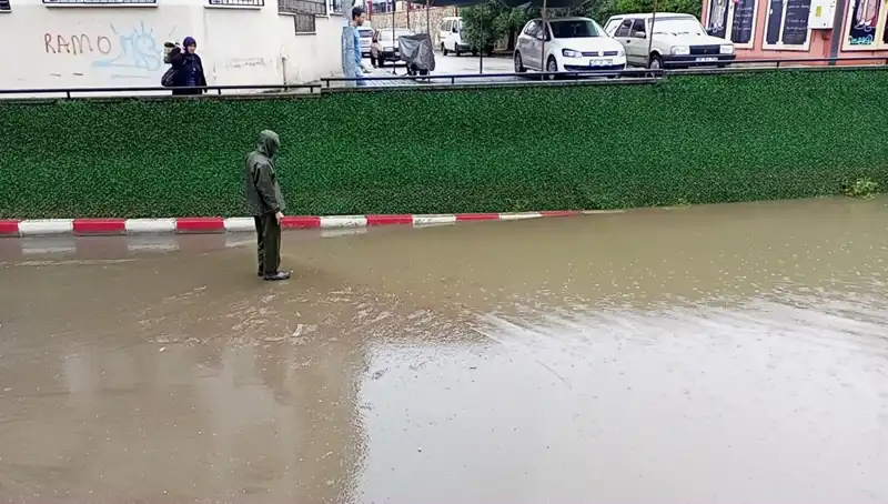 Aydın'da Yağmur Alarmı: Alt Geçitler Su Altında Kaldı!