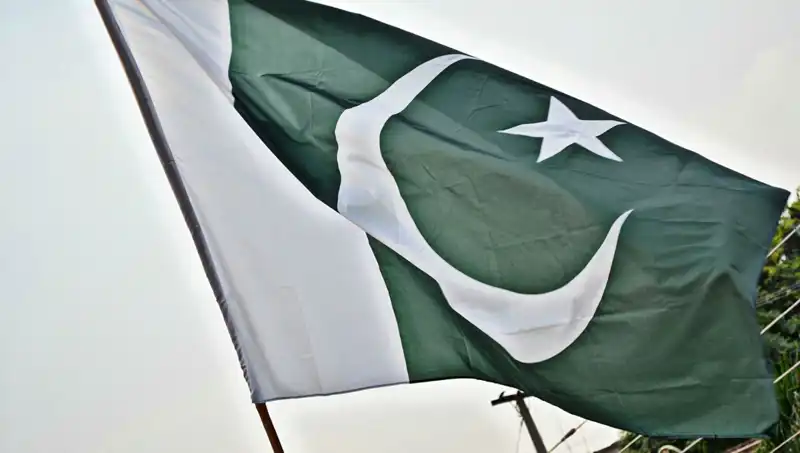 Pakistan'da Çöken Bina Faciasında Ölüm Sayısı Artıyor: Yeni Gelişmeler