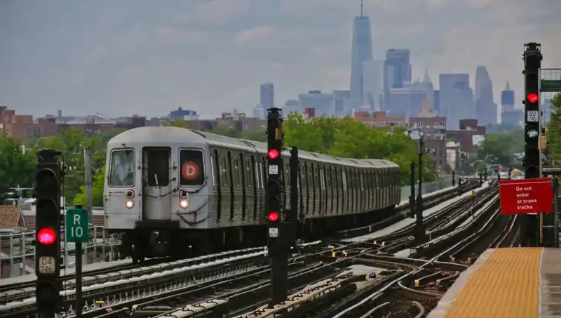 Metro Sörfü: 15 Yaşındaki Gencin Trajik Ölümünün Ardındaki Gerçekler