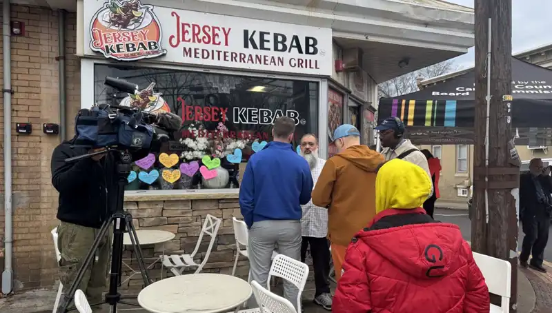 Türk Aile İhtiyaçları İçin Beklerken Trumpzede Oldu: Yeşil Kart Başvurusu Sırada!
