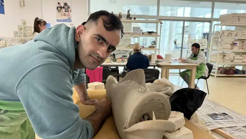 İşitme Engelli Rıfat Can'ın İlham Verici Başarısı Tüm Dikkatleri Üzerine Çekiyor
