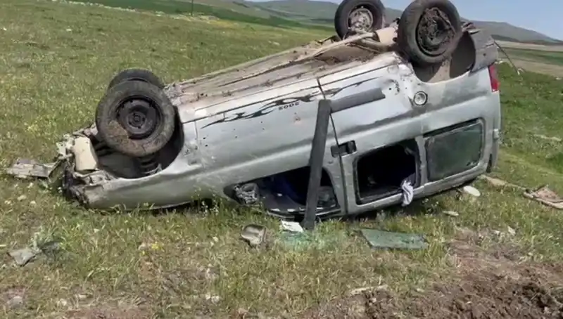 Konya'da Otomobil Kazası: İki Yaralı Ve Takla Atan Araç Detayları