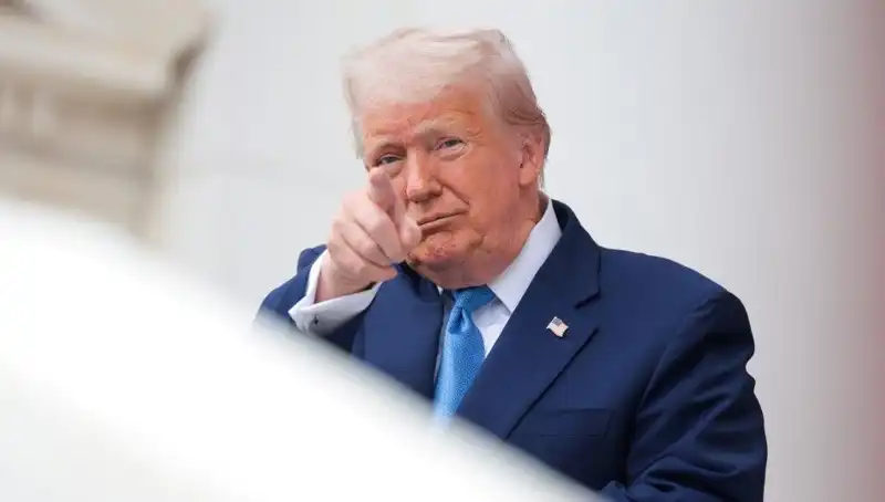 Adalet Bakanlığı, Trump'ın Epstein Belgelerinde Adının Yer Aldığını Açıkladı