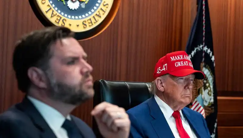 Trump'ın Azil Tasarısı Reddedildi: Siyasi Arenada Gözler Ne Yöne Çevirilecek?