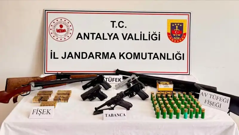 Antalya'da Ruhsatsız Silahlarla İlgili Büyük Operasyon: Detaylar Ortaya Çıktı