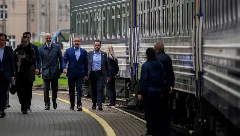Dışişleri Bakanı Fidan, Ukrayna'da Önemli Temaslarda Bulundu