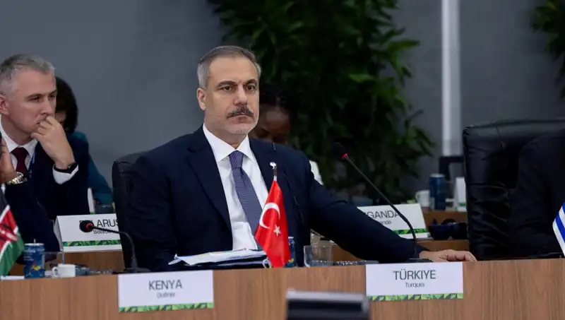 Fidan'dan BRICS Zirvesinde Kritik Uyarı: "Yapay Zekaya Dikkat!"
