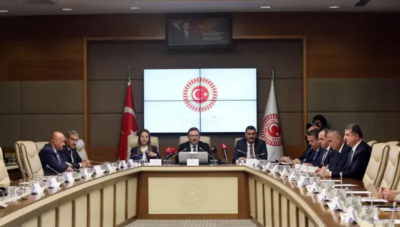 Meclis, Kartalkaya Yangın Faciasını Araştırıyor: "Vali Üzülüyor, Ağlama" Söylemleri Tartışmalara Yol Açtı