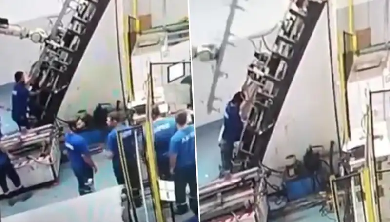 Fabrikada Feci Kaza! Makine İşçinin Sırtına Saplandı