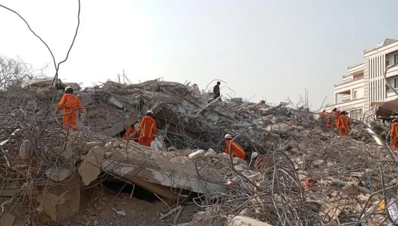 Türk Ekiplerinin Myanmar Görevi: Hüzün ve Umut İçinde Hayat Kurtarma Mücadelesi
