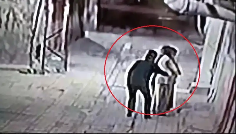 Kapkaççıları Tuzakla Yakalayan Polisler: Pazarcı ve Simitçi Kılığına Girdiler