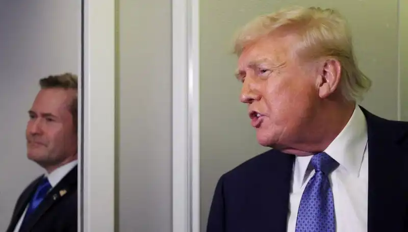 Trump, Yanlışlıkla Planları Sızdırdı: Mike Waltz Görevden Alındı!