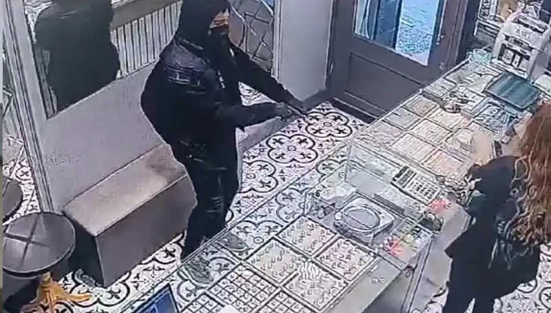Soygun Girişimi, Akıllıca Yapılmış Bütün Planları Alt Üst Etti!
