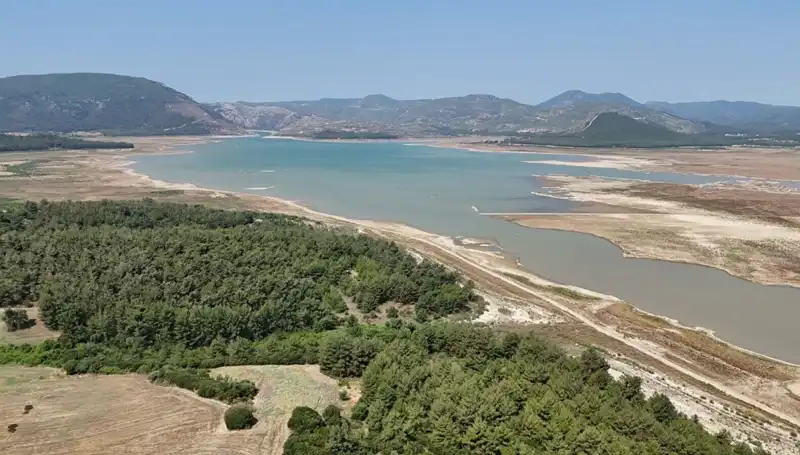 İzmir'de Tehlike Çanları: Şehirde Suç Oranları Yüzde 50 Düşüş Göstermekte!