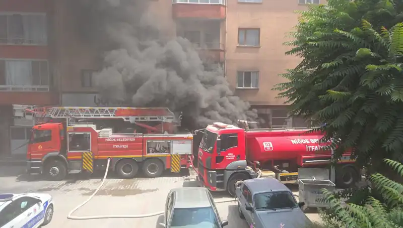 Niğde'de Beyaz Eşya Deposunda Korkunç Yangın: Eyvah, Ne Oluyor?