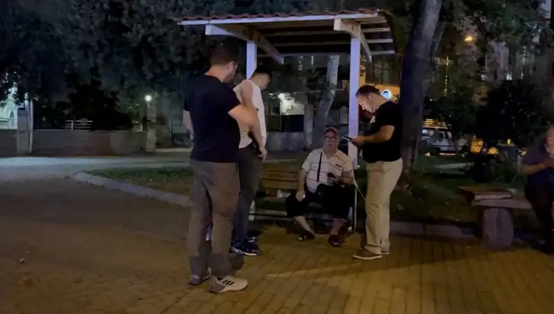 Görme Kaybı Olan Adamın Telefonu Çalındı: O Anlar Kameralara Yansıdı!