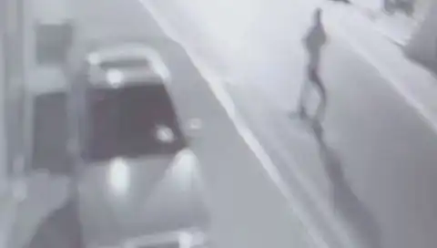 Sokak Ortasında Patlayan El Yapımı Patlayıcı İle Şok Olay