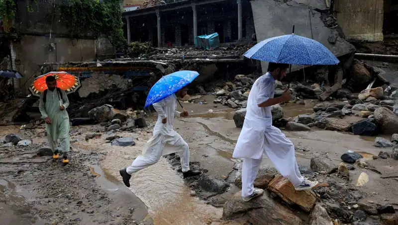 Pakistan'da Sel Felaketi: DSÖ, Acil Tıbbi Malzeme Yardımında Bulundu