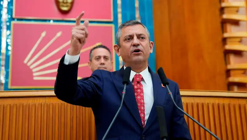 Özgür Özel'den İBB Soruşturmasına Sert Tepki: Siyasi Bir Operasyon!