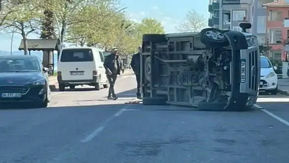 Otomobile Çarpan Araç Yan Yattı: Kaza Anının Detayları ve Sonrası