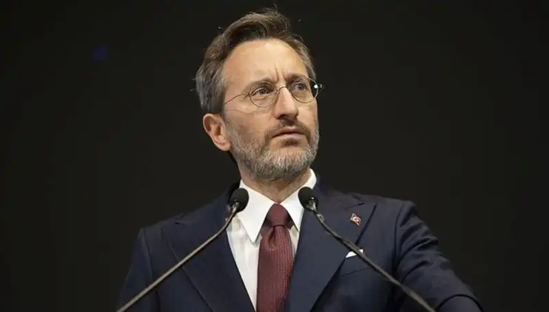 Fahrettin Altun'dan Özgür Özel'e Sert Tepki: Açıklamalarına Yanıt Verdi