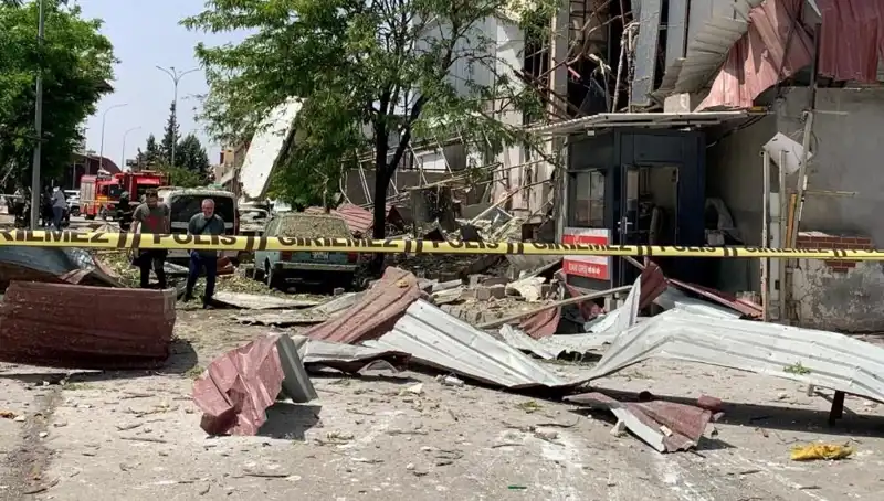 Gaziantep'te Fabrikada Patlama: Canlı Kaynaklar ve Yaralılar Hakkında Son Durum