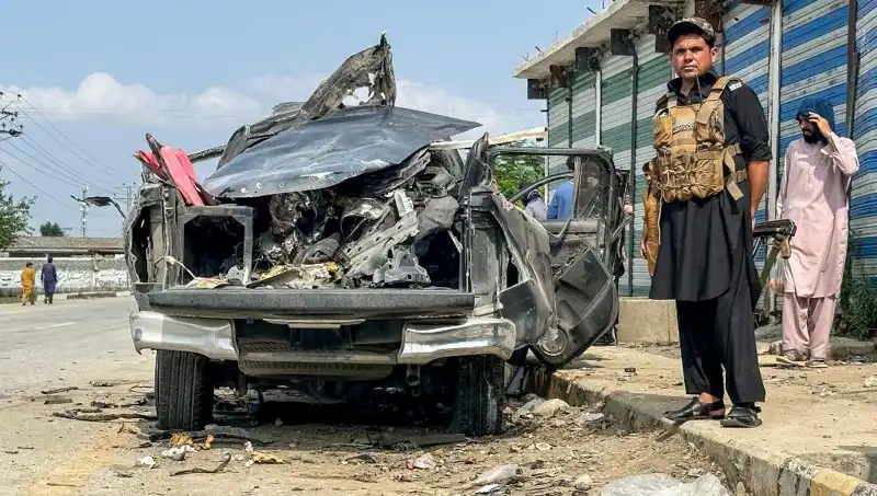 Pakistan'da Şok Edici Patlama: Dört Yetkili ve Bir Polis Memuru Hayatını Kaybetti