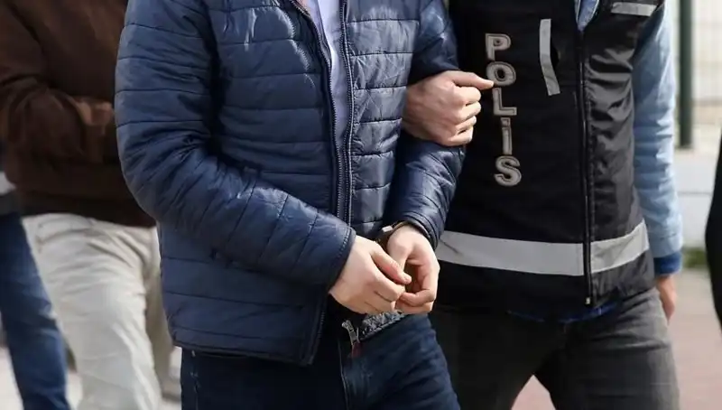 Hırsızlara Suçüstü: Güvenlik Güçleri 5 Kişiyi Yakayı Ele Verdi