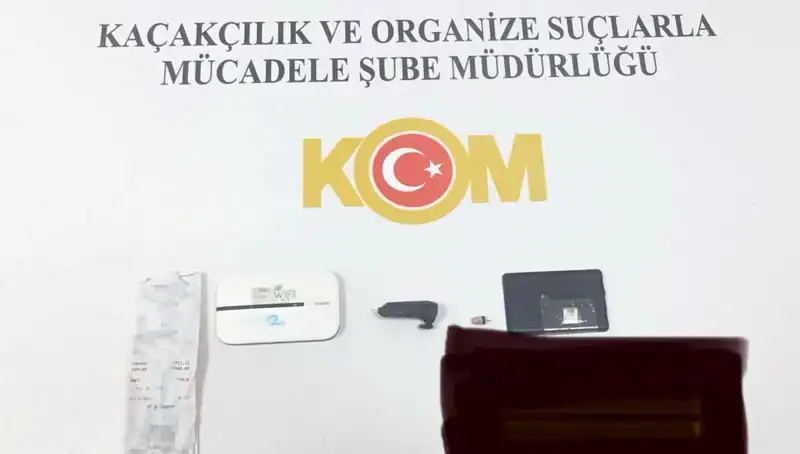 Ehliyet Sınavında Kopya Düzeneğiyle Yakalanan Öğrenciler Şaşkınlık Yarattı