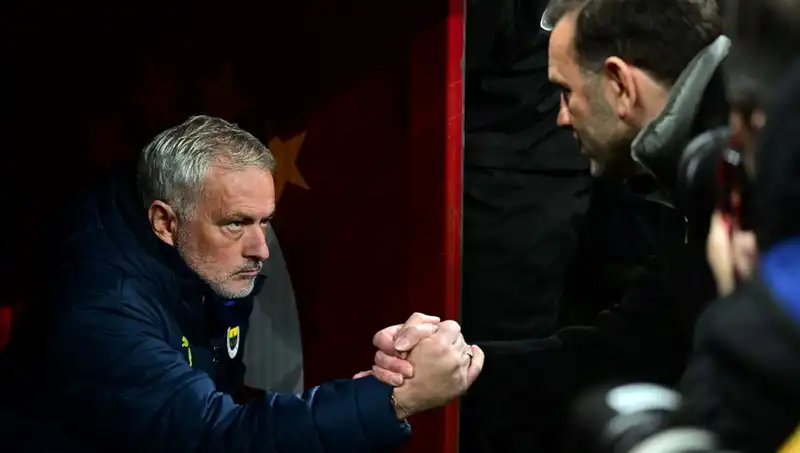 Derbide İki Büyük Usta: Mourinho ve Buruk’un Yüzde Yüz Rekabeti